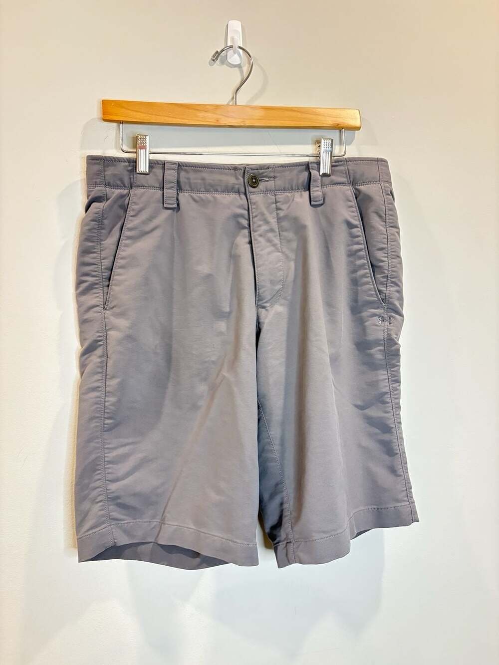 Under Armour HeatGear Loose Shorts Gray Size 32